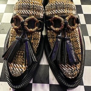 ✨ Circus Plaid Loafers ✨  
 

🦇 Worn once
🦇Very good quality